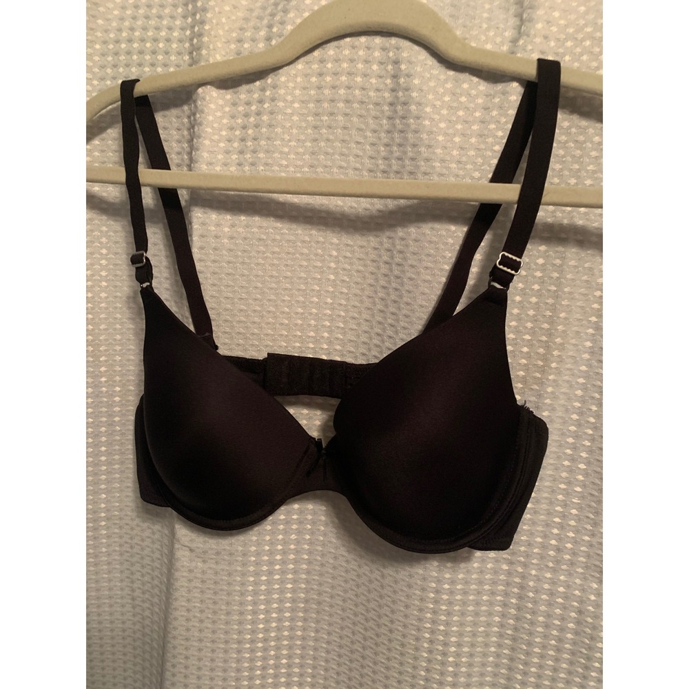 Black Underwire T-Shirt Bra Smooth Molded Cups Adjustable Straps Everyday Basic